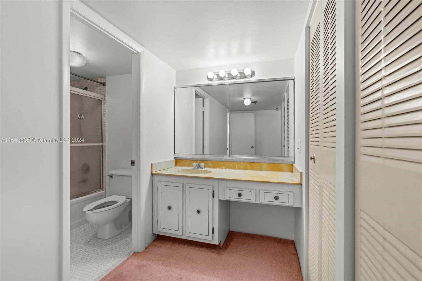 COCO WOOD CONDO - Residential