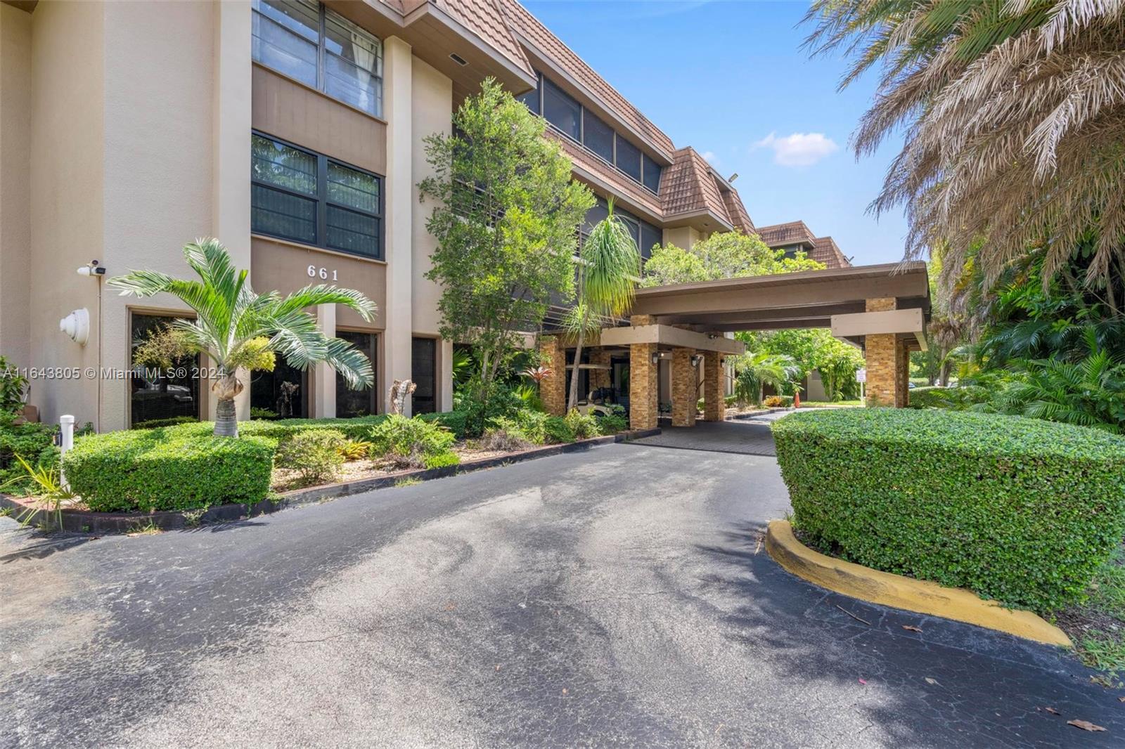 COCO WOOD CONDO - Residential