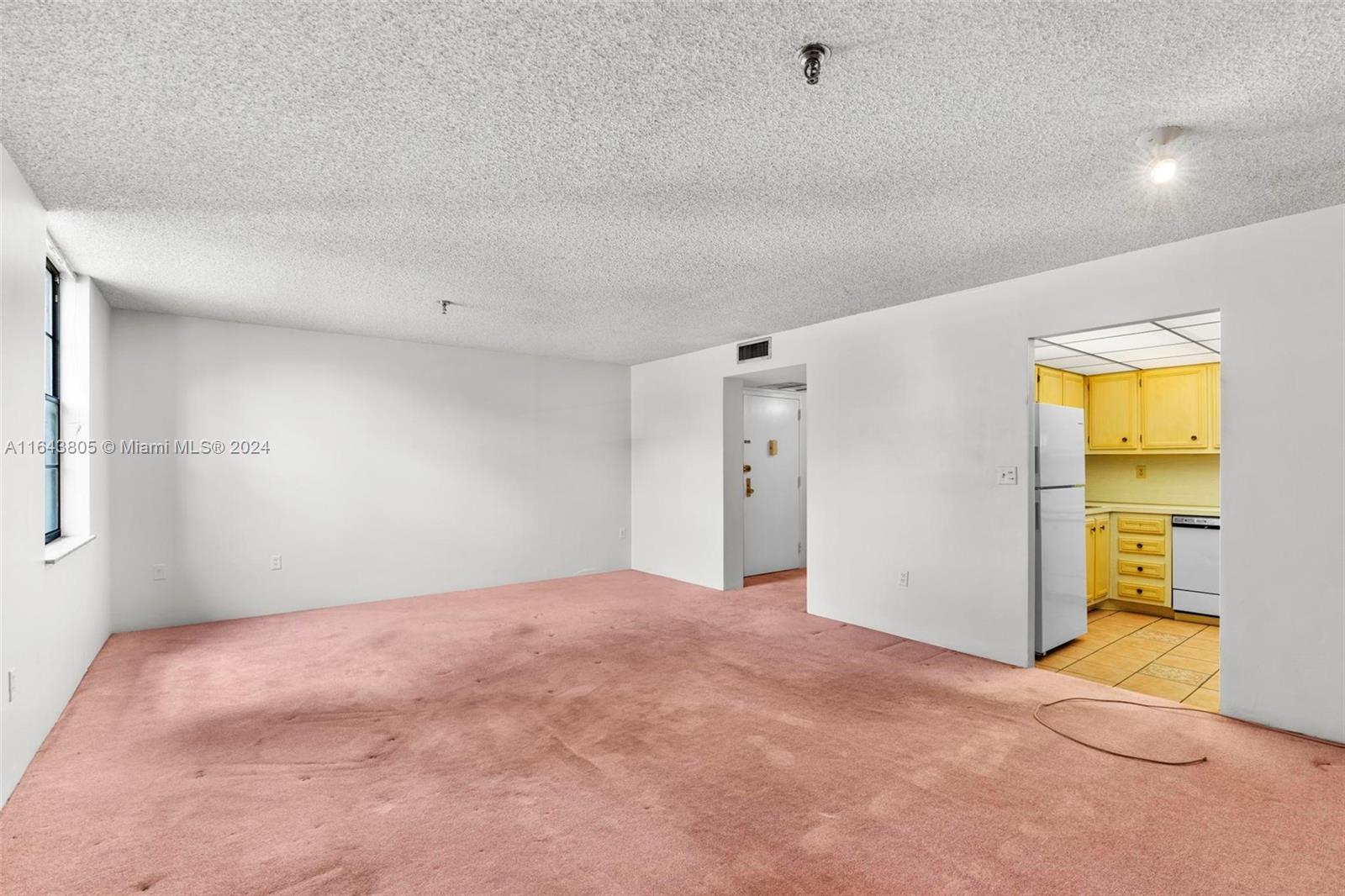 COCO WOOD CONDO - Residential