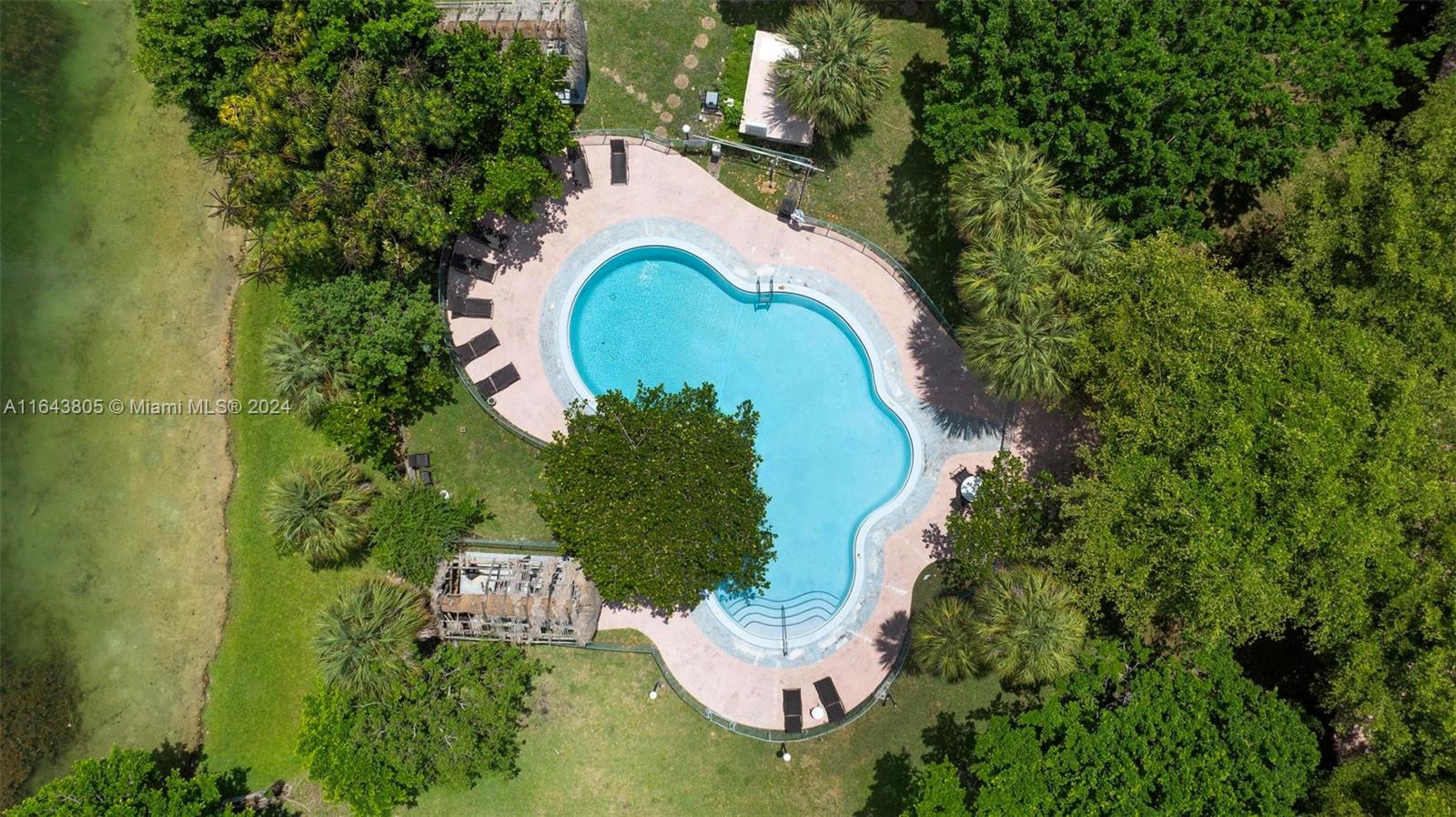 COCO WOOD CONDO - Residential