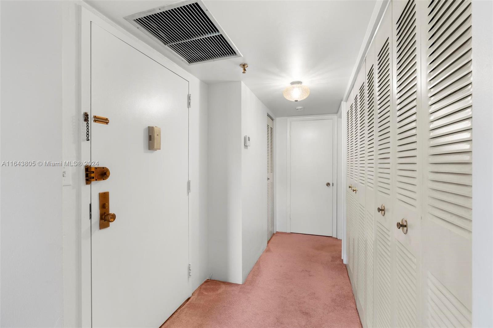 COCO WOOD CONDO - Residential