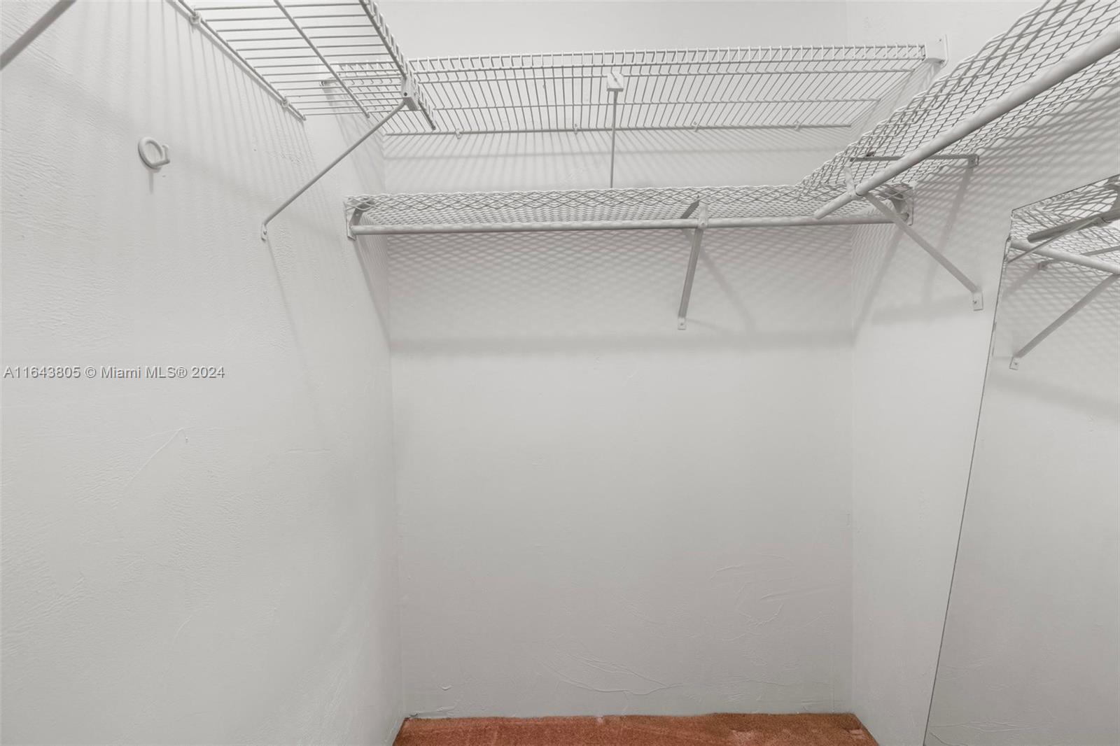 COCO WOOD CONDO - Residential