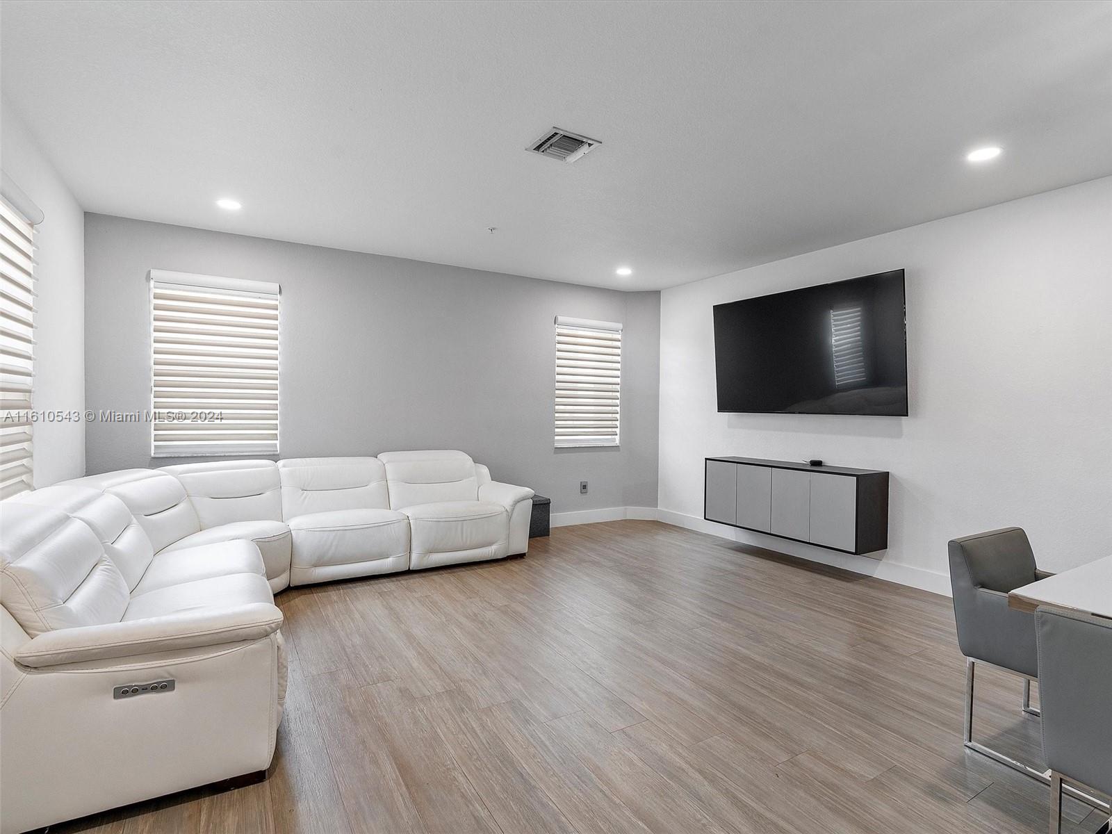 MEADOW PINES - Residential