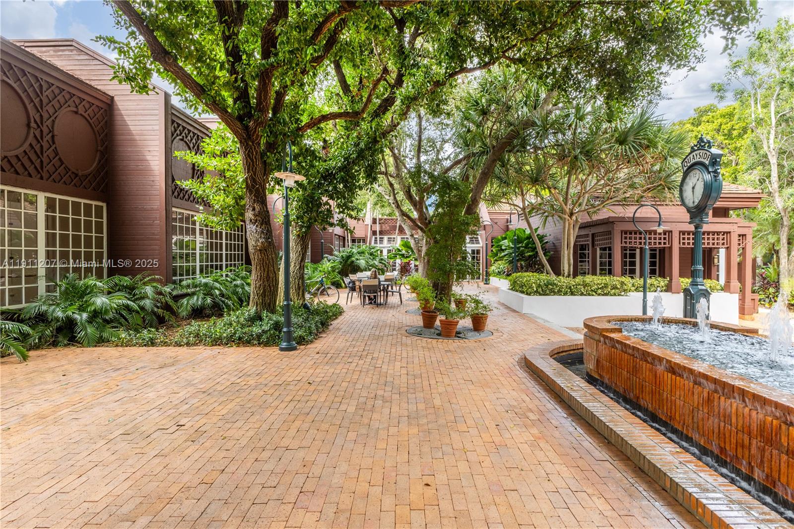 TOWERS OF QUAYSIDE CONDO - Residential