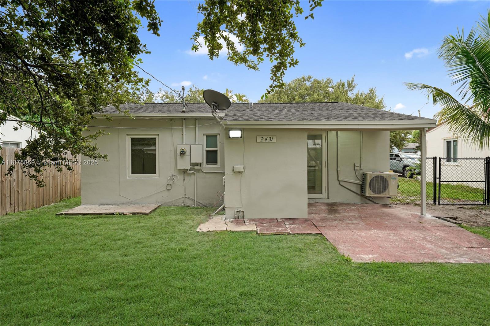 HOLLYWOOD PARK - Residential