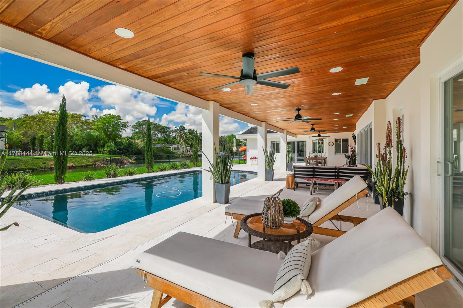 KENDALL PARK ESTATES 2ND - Residential