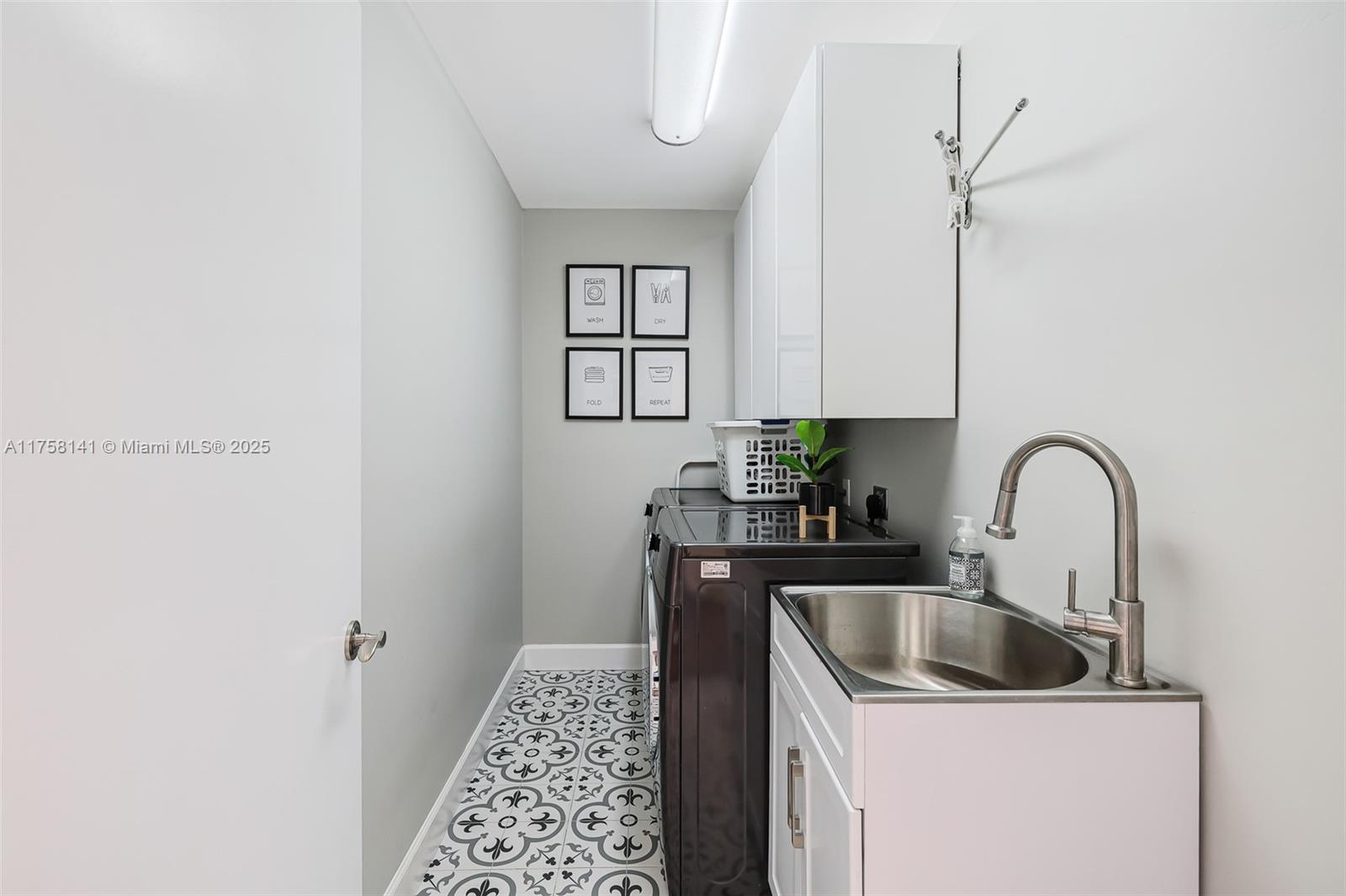 KENDALL PARK ESTATES 2ND - Residential