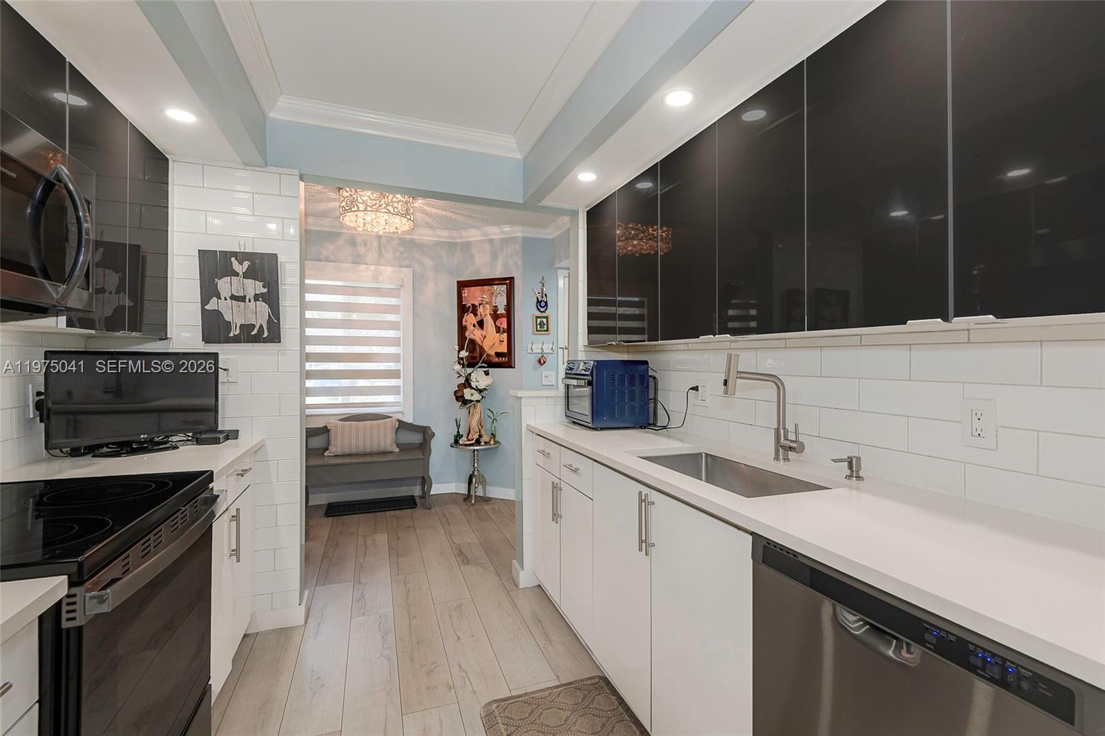 SUFFOLK AT CENTURY VILLAG - Residential