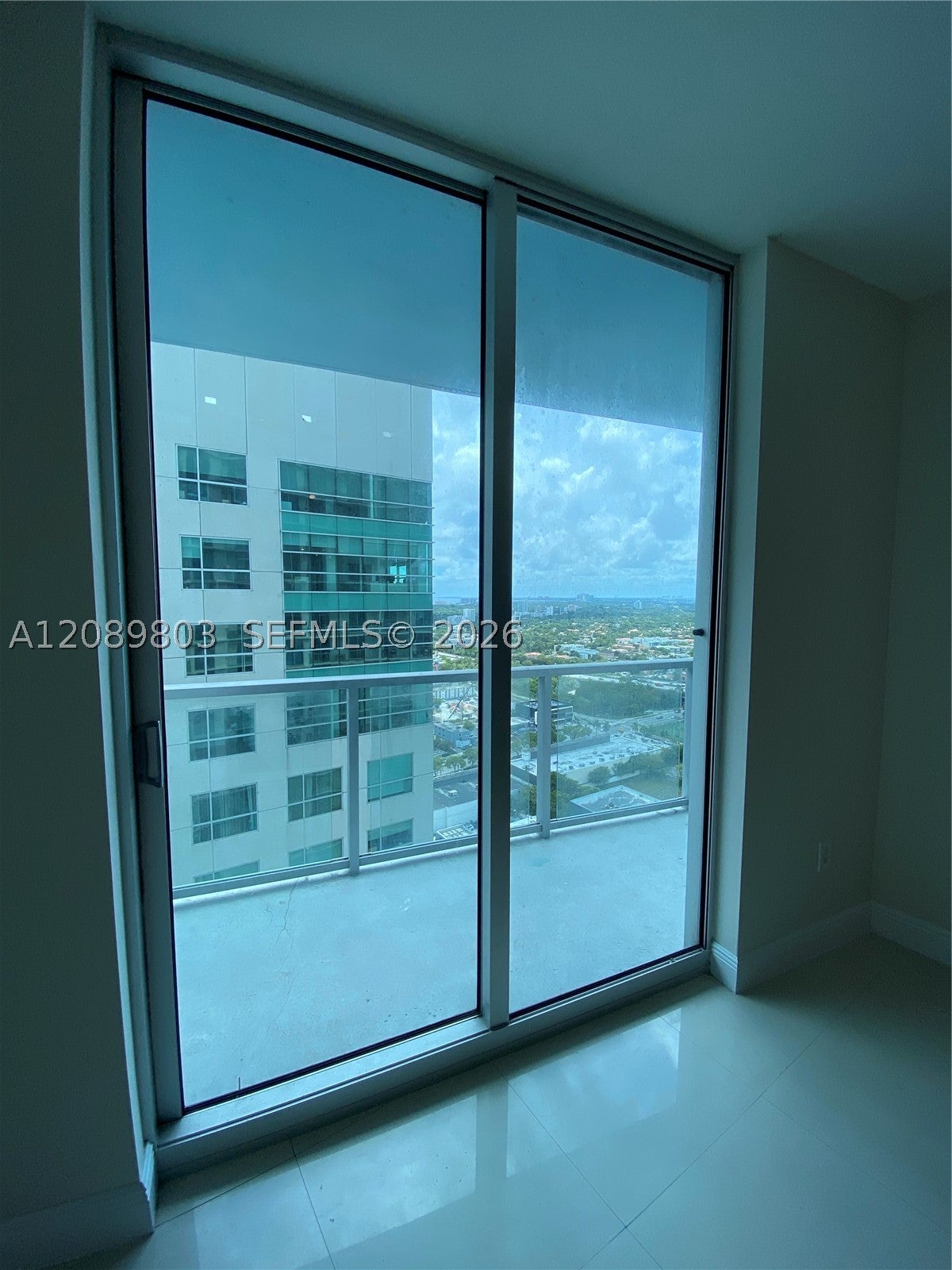 185 SW 7 ST 2610