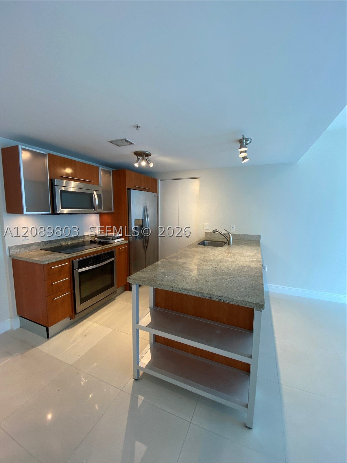 185 SW 7 ST 2610