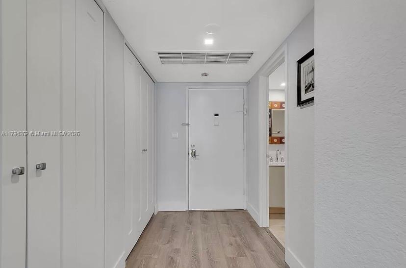 THE CARRIAGE HOUSE CONDO - Residential
