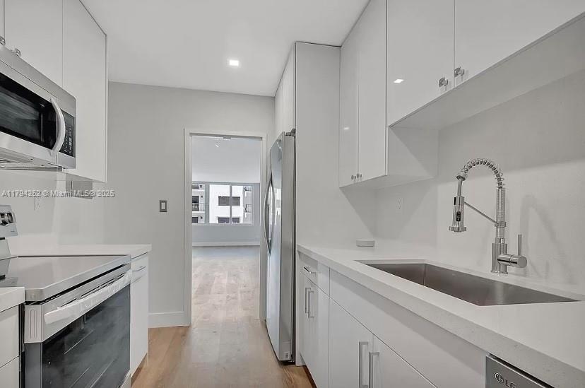 THE CARRIAGE HOUSE CONDO - Residential