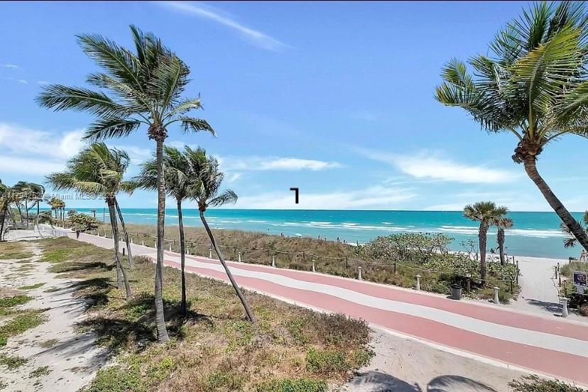 5401 Collins Ave 411