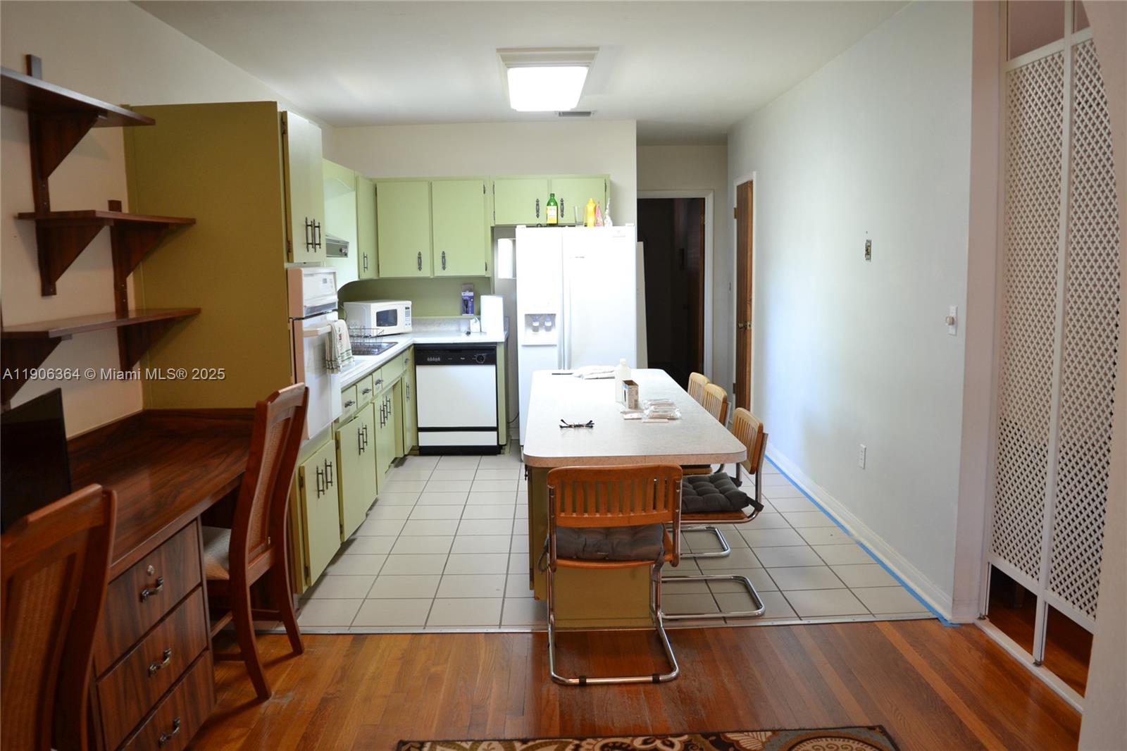 MIRACLE MANOR 4TH ADDN - Residential Lease