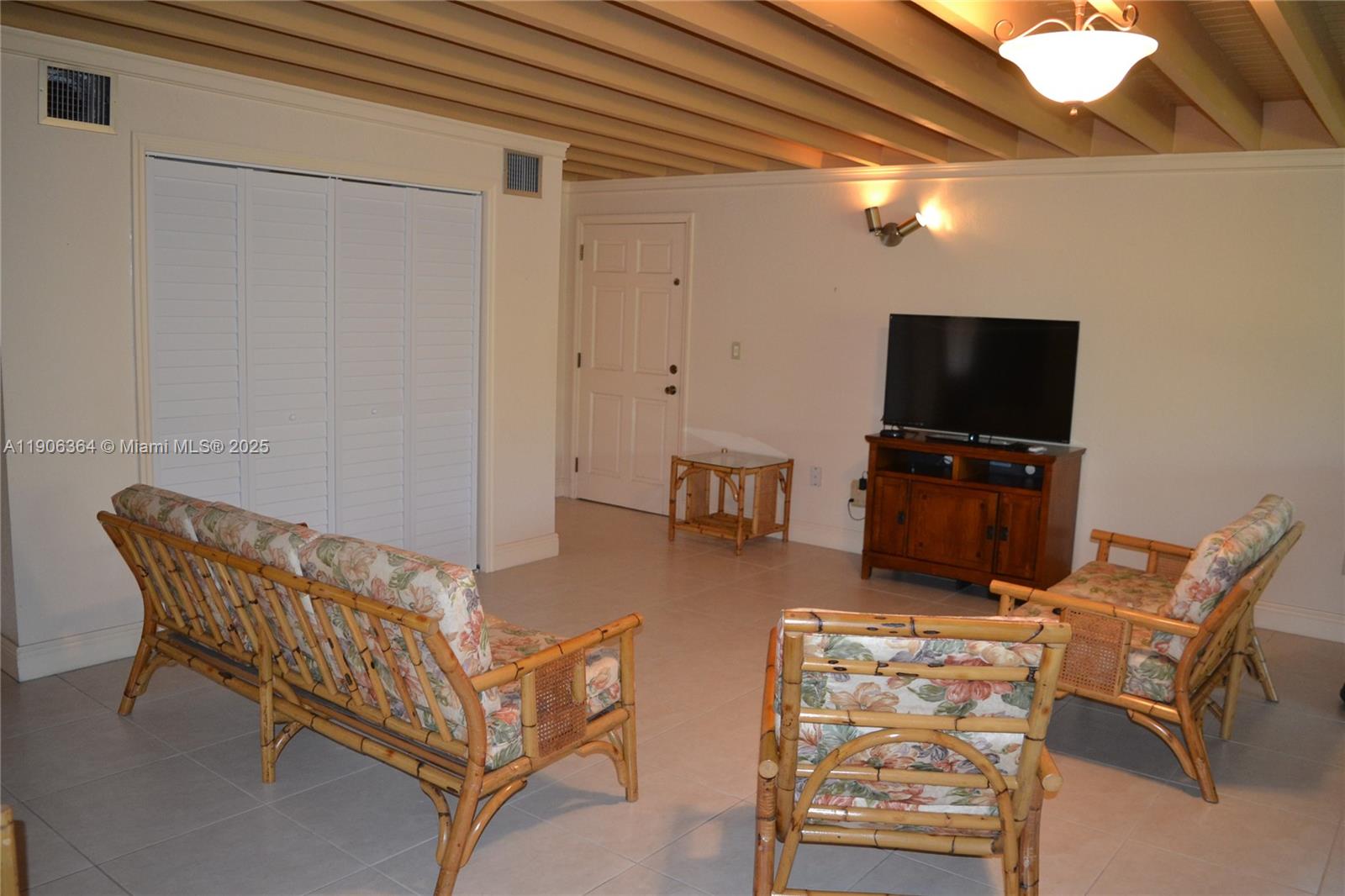 MIRACLE MANOR 4TH ADDN - Residential Lease