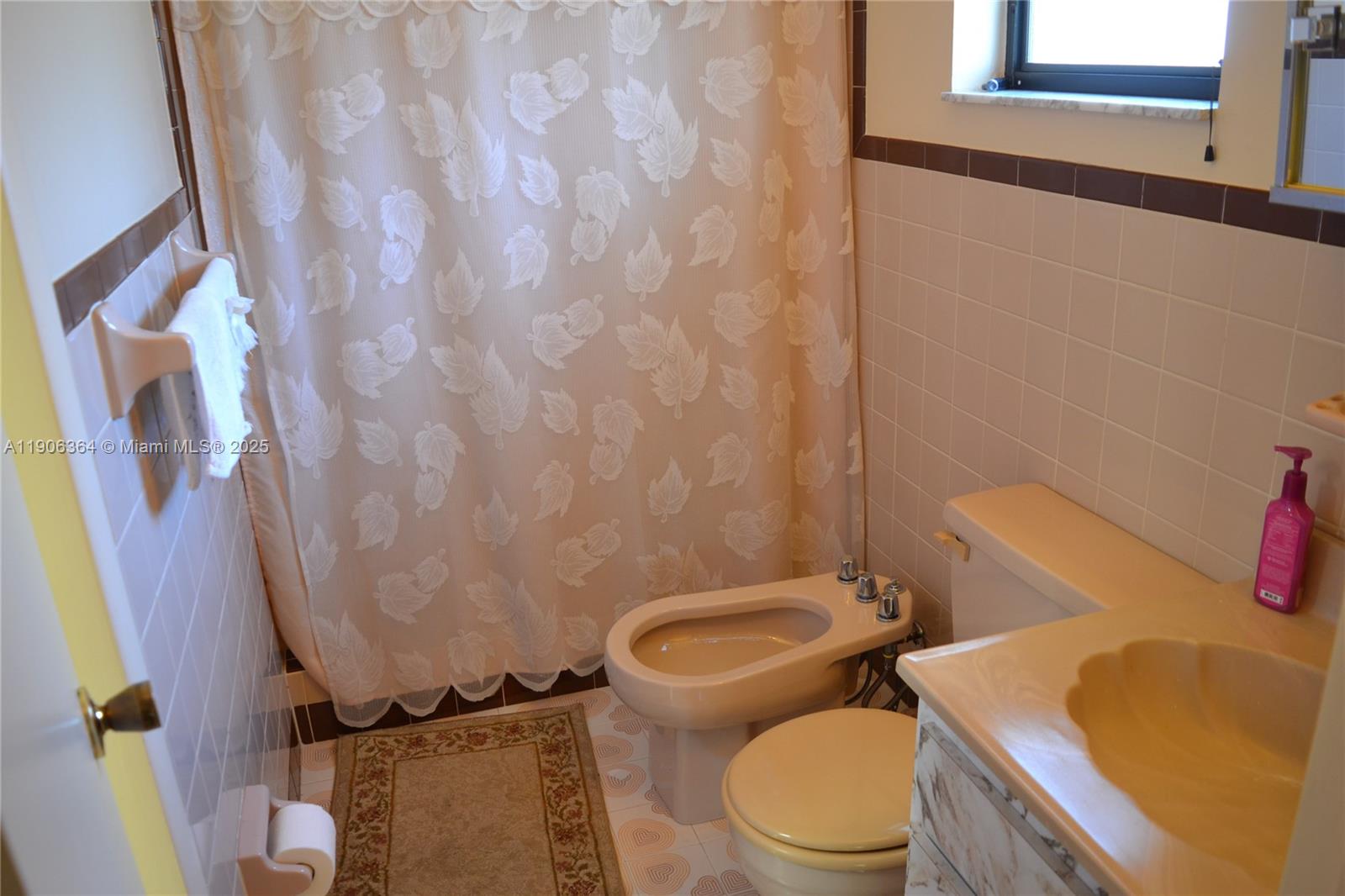 MIRACLE MANOR 4TH ADDN - Residential Lease