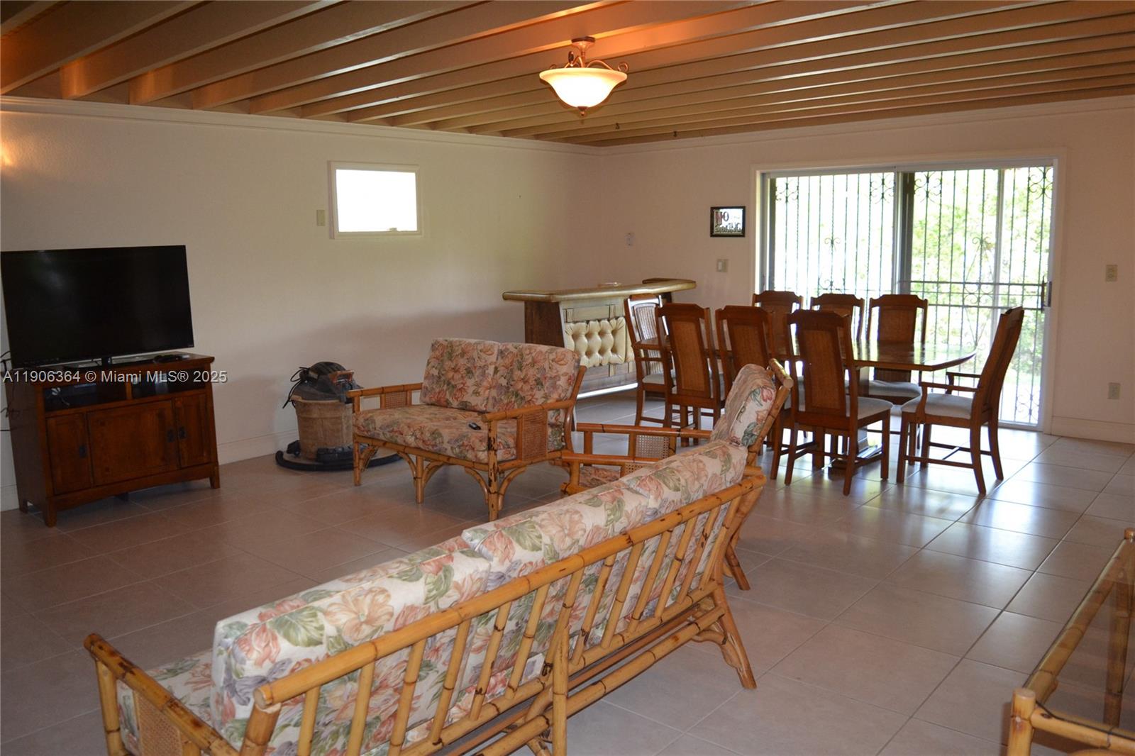 MIRACLE MANOR 4TH ADDN - Residential Lease