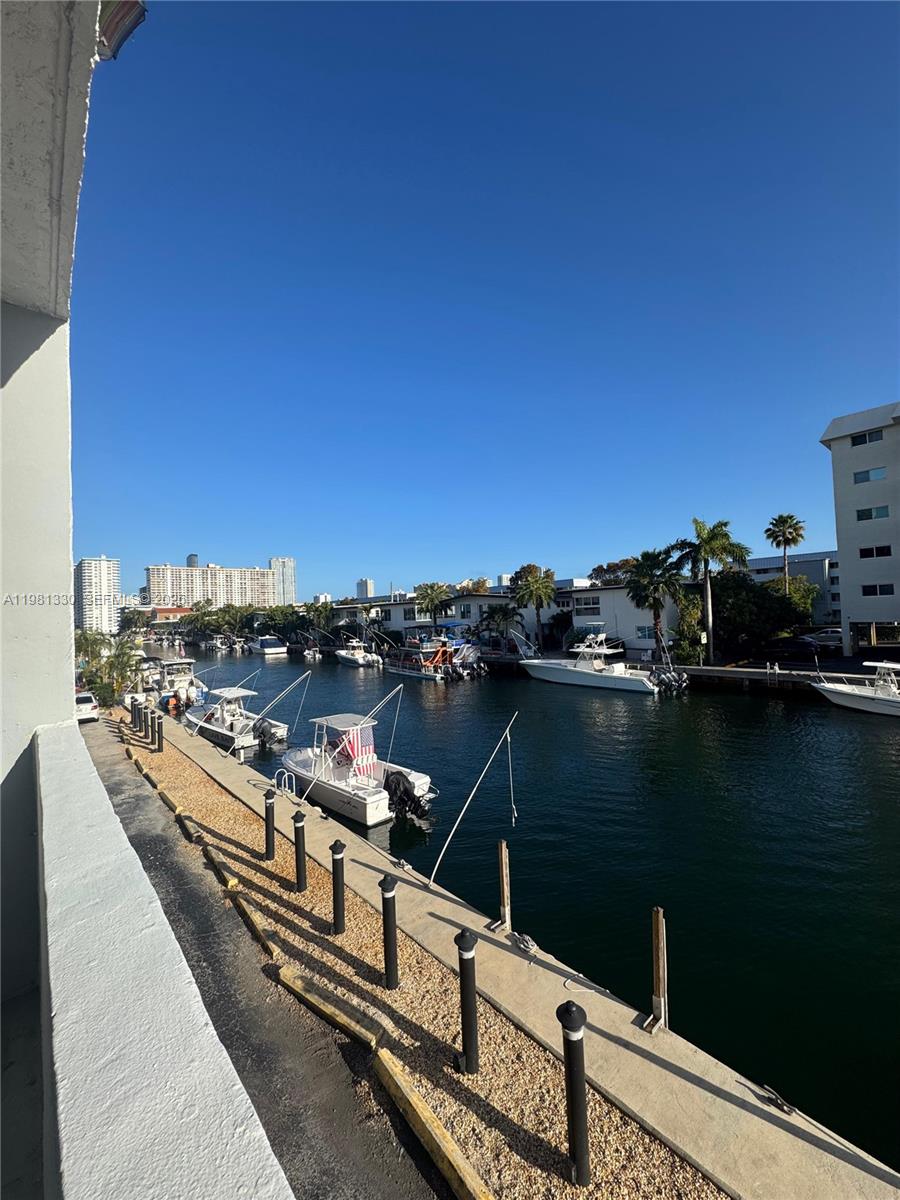 DOLPHIN CONDO - Residential