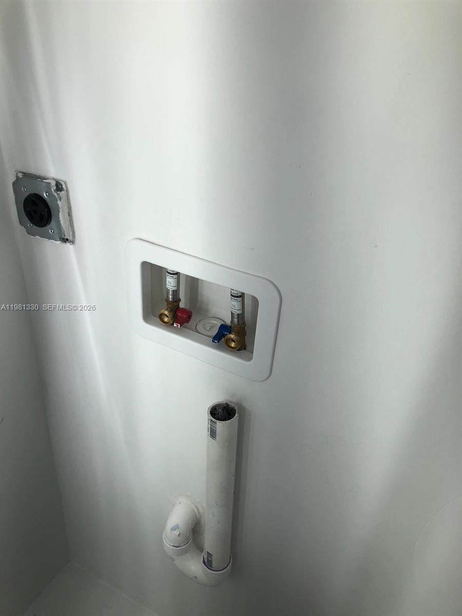 DOLPHIN CONDO - Residential