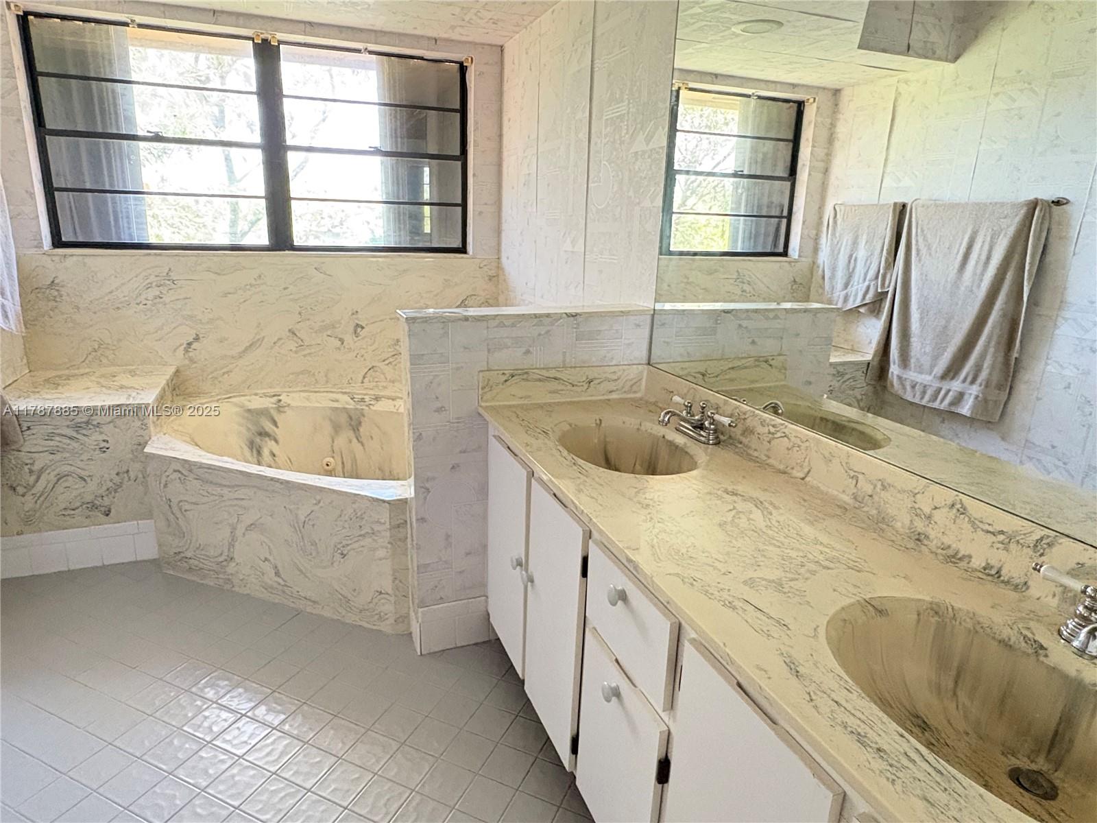 BOCA FONTANA TR E - Residential