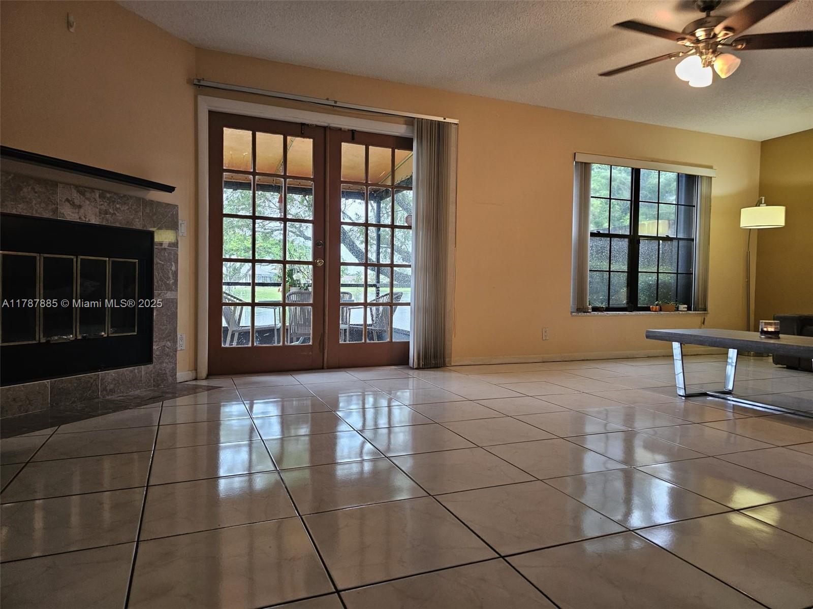 BOCA FONTANA TR E - Residential