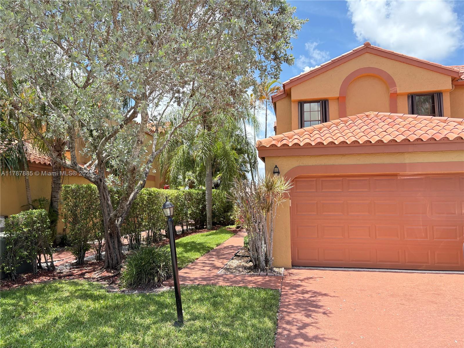BOCA FONTANA TR E - Residential