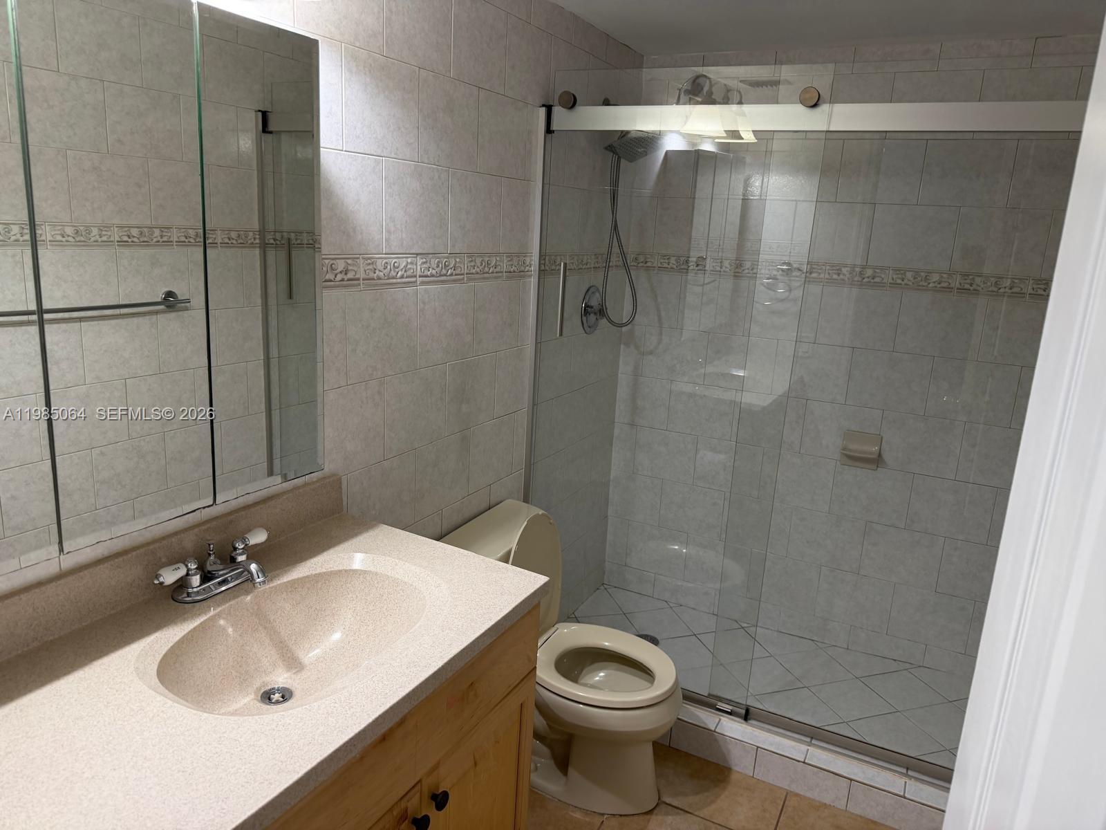 THE GARDENS OF KENDALL CO - Residential Lease