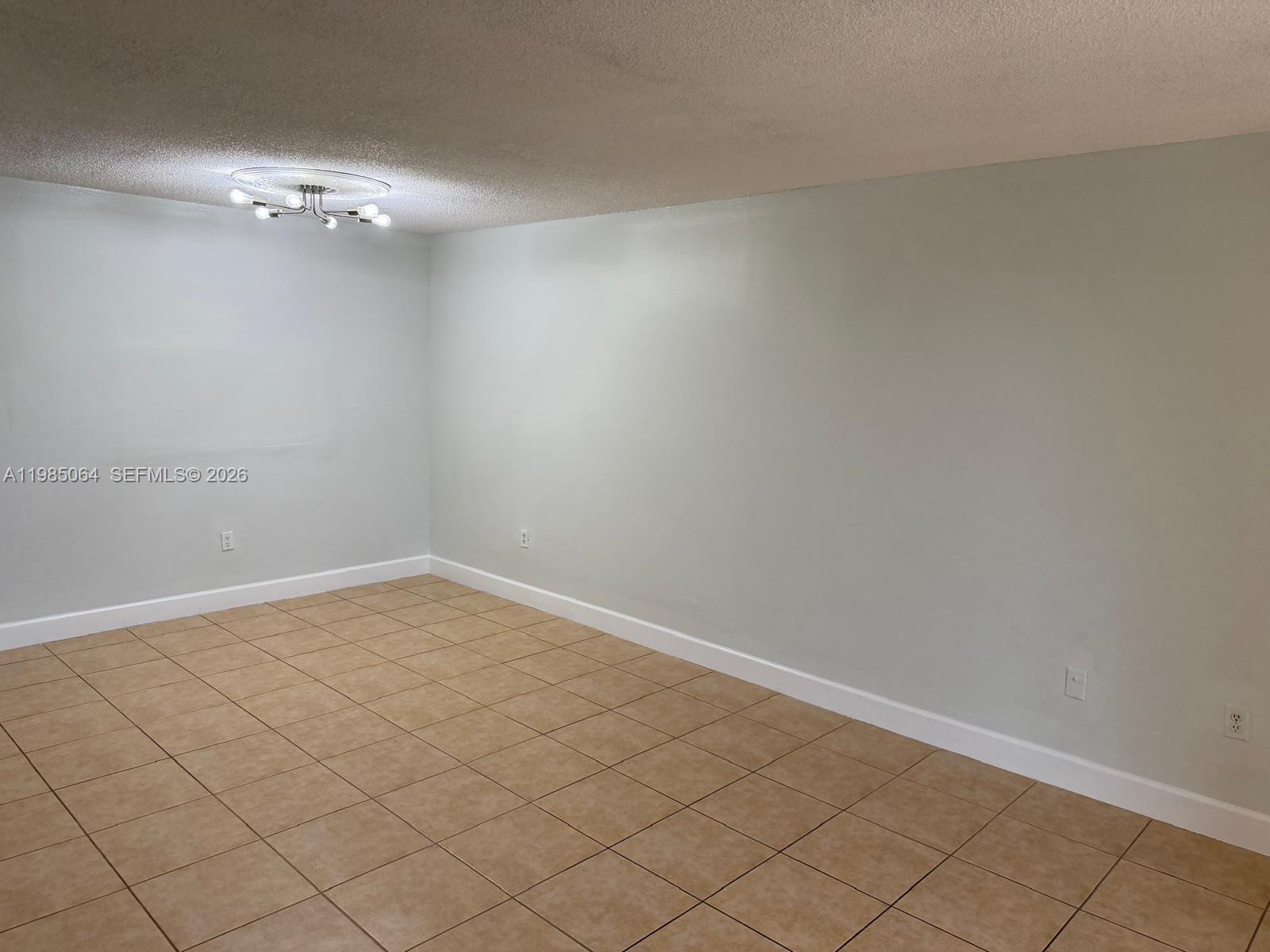 THE GARDENS OF KENDALL CO - Residential Lease