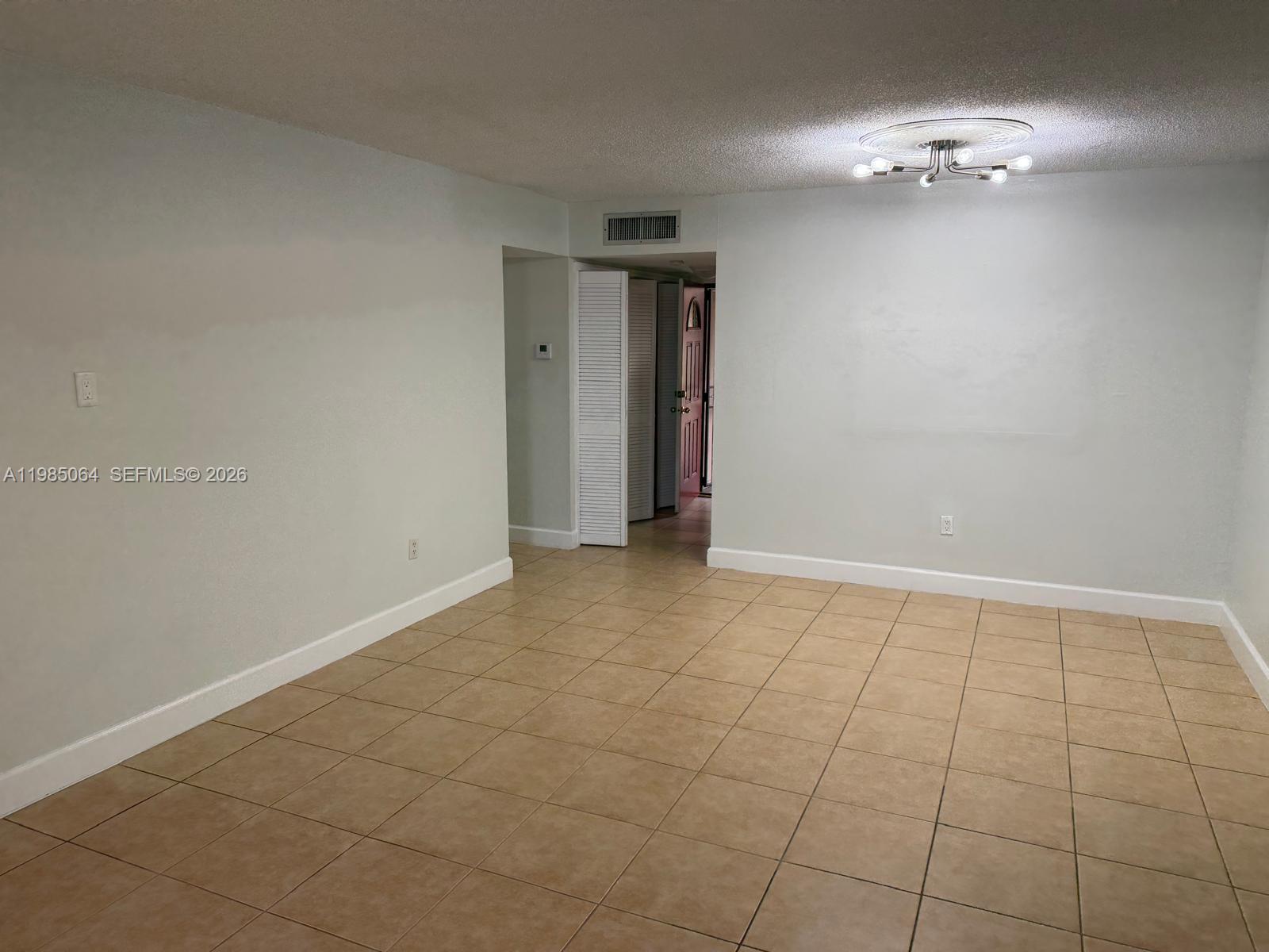 THE GARDENS OF KENDALL CO - Residential Lease