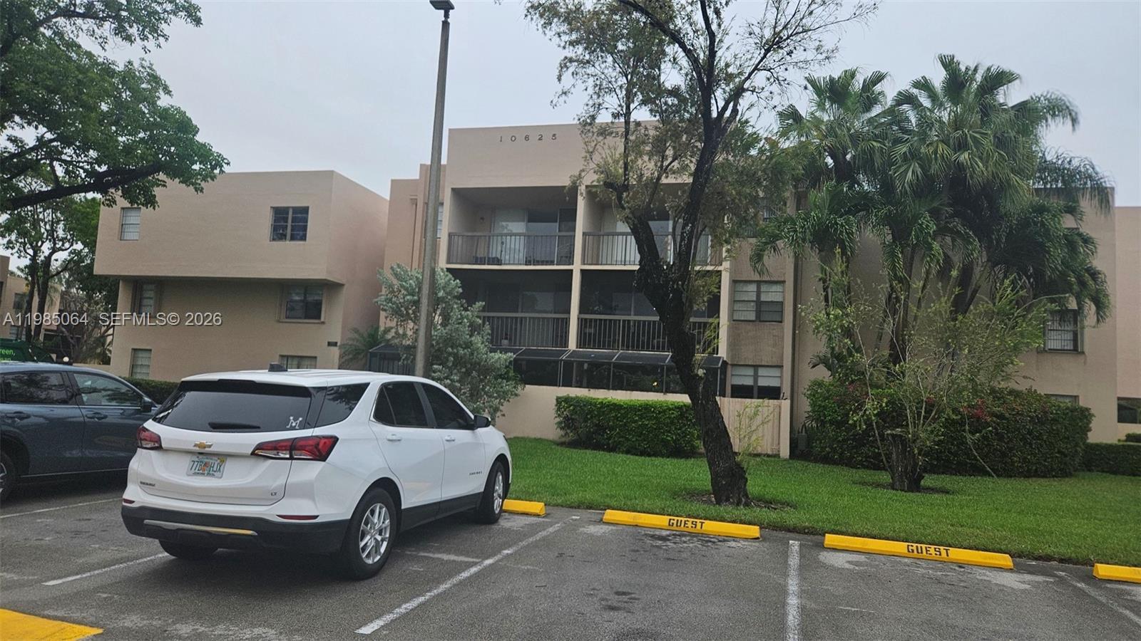 THE GARDENS OF KENDALL CO - Residential Lease