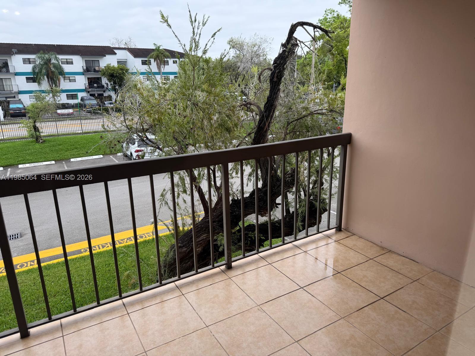 THE GARDENS OF KENDALL CO - Residential Lease