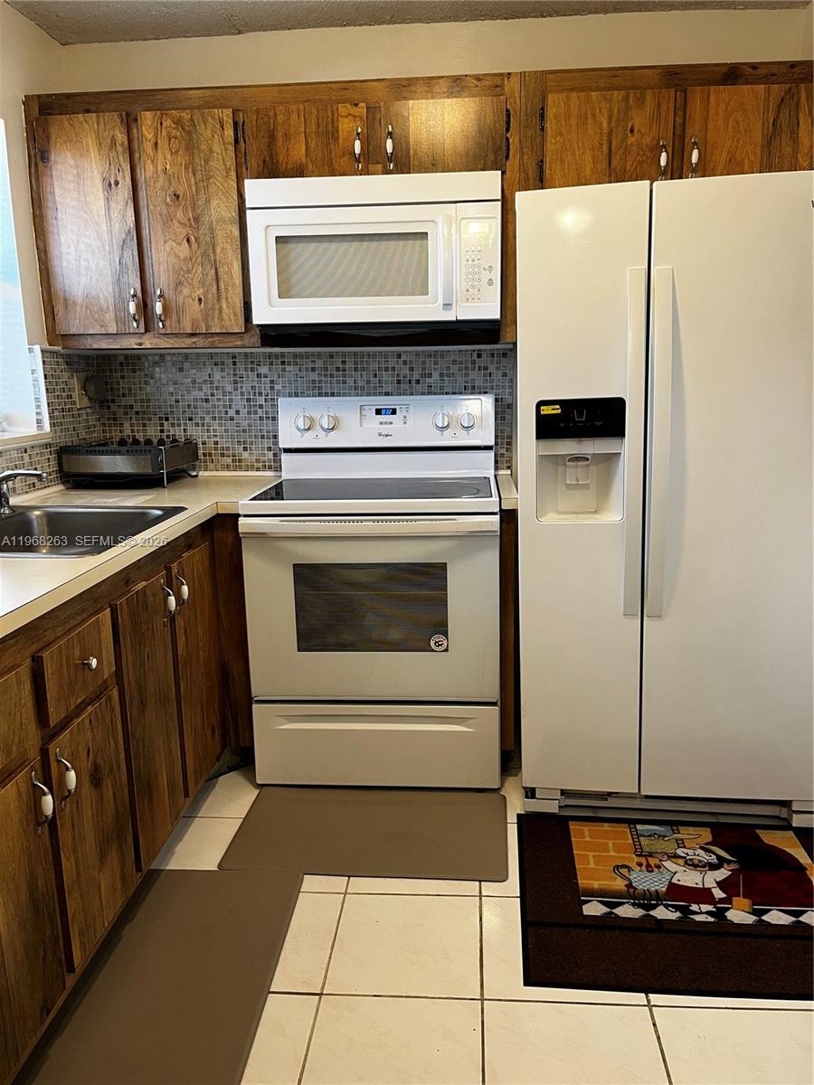 SUNRISE LAKES 165 CONDO - Residential