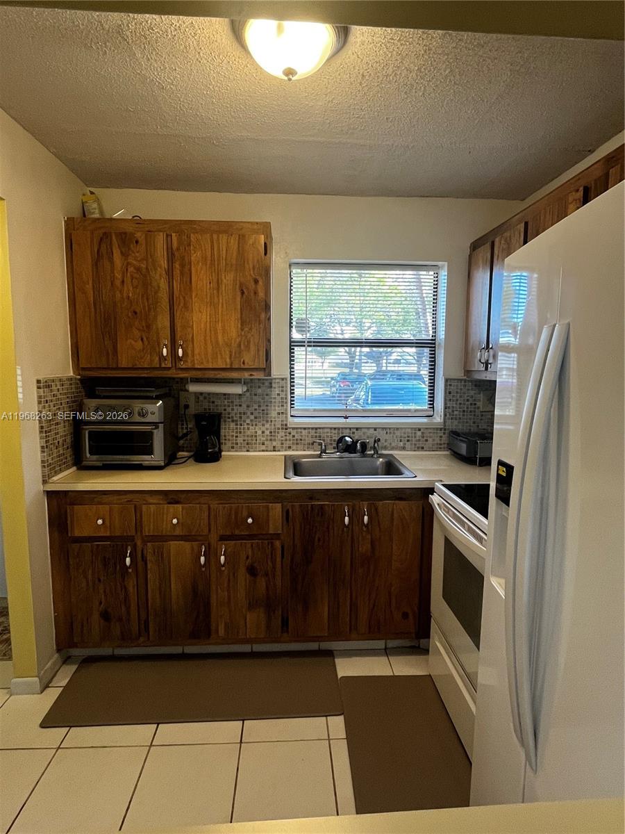 SUNRISE LAKES 165 CONDO - Residential