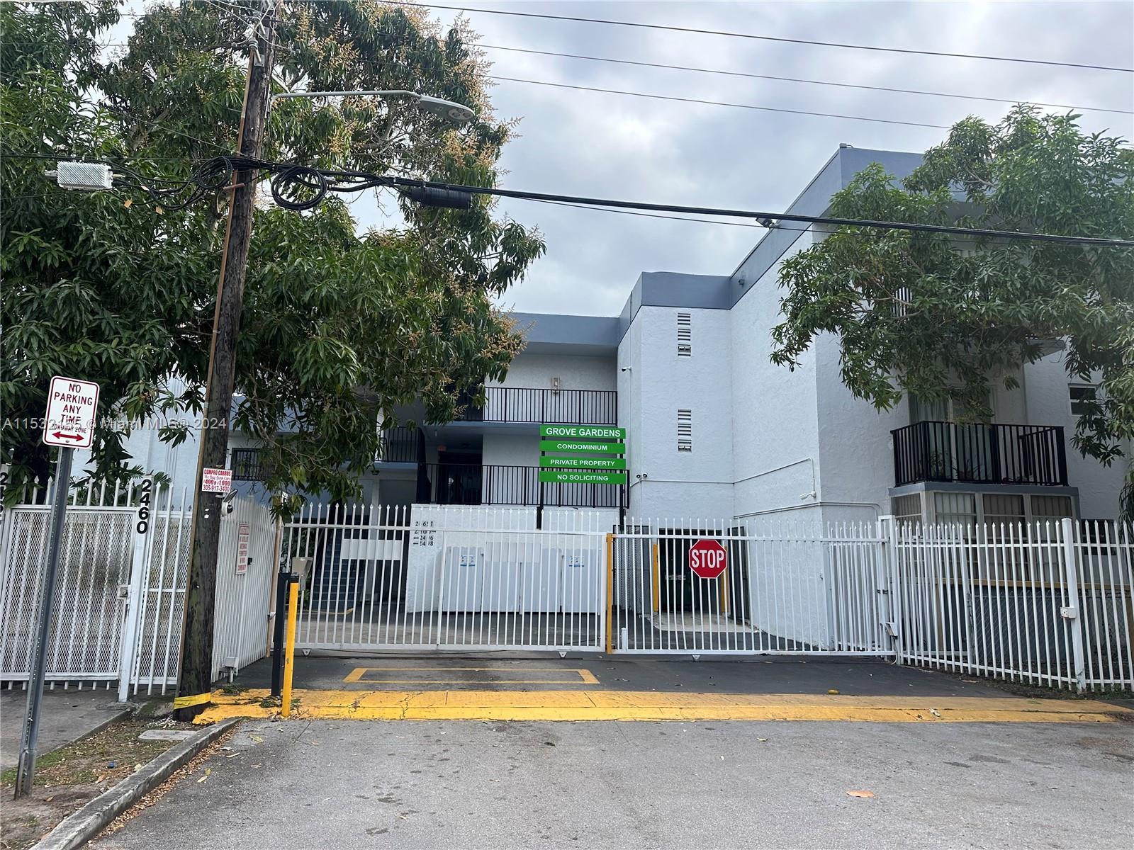 Excellent location near Coconut Grove, walking distance to Metro and public transportation, Brickell, Key Biscayne, Coral Gables and University of Miami. Completely remodeled with Stainless Steel appliances. Great for investors no rental restrictions. Owner motivated