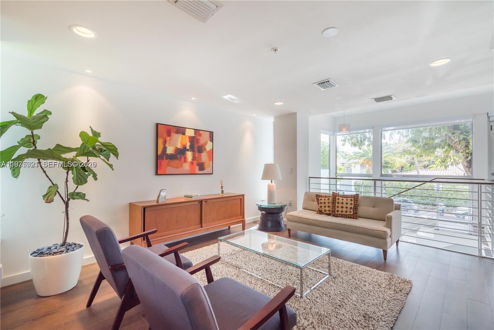 MICHIGAN PLACE CONDO - Residential Lease