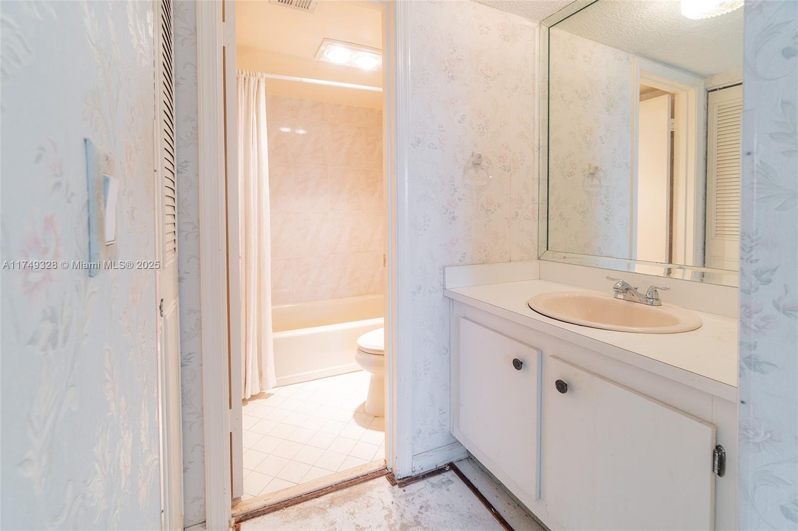 POINCIANA 10 PINE ISLAND - Residential