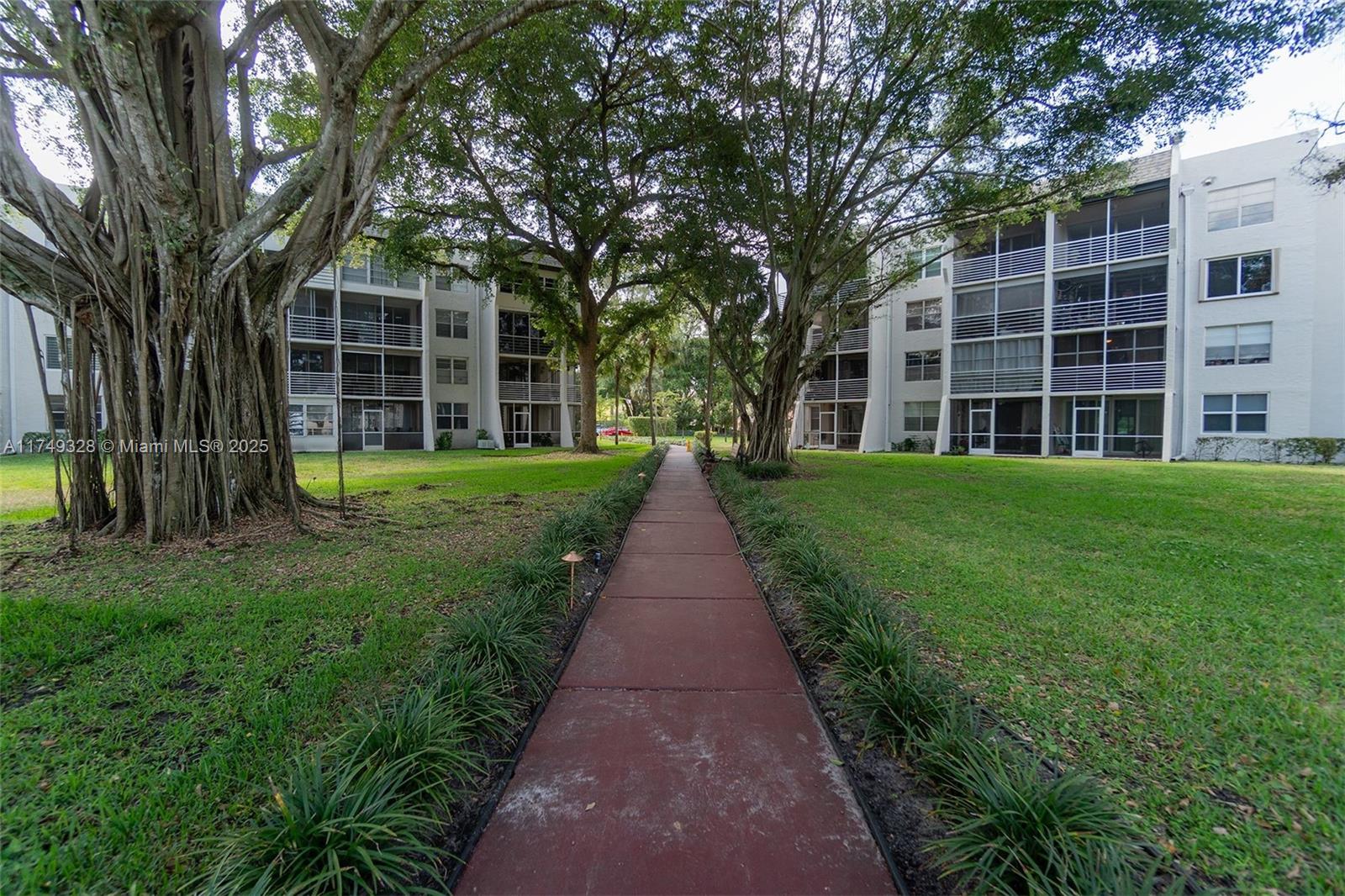 POINCIANA 10 PINE ISLAND - Residential