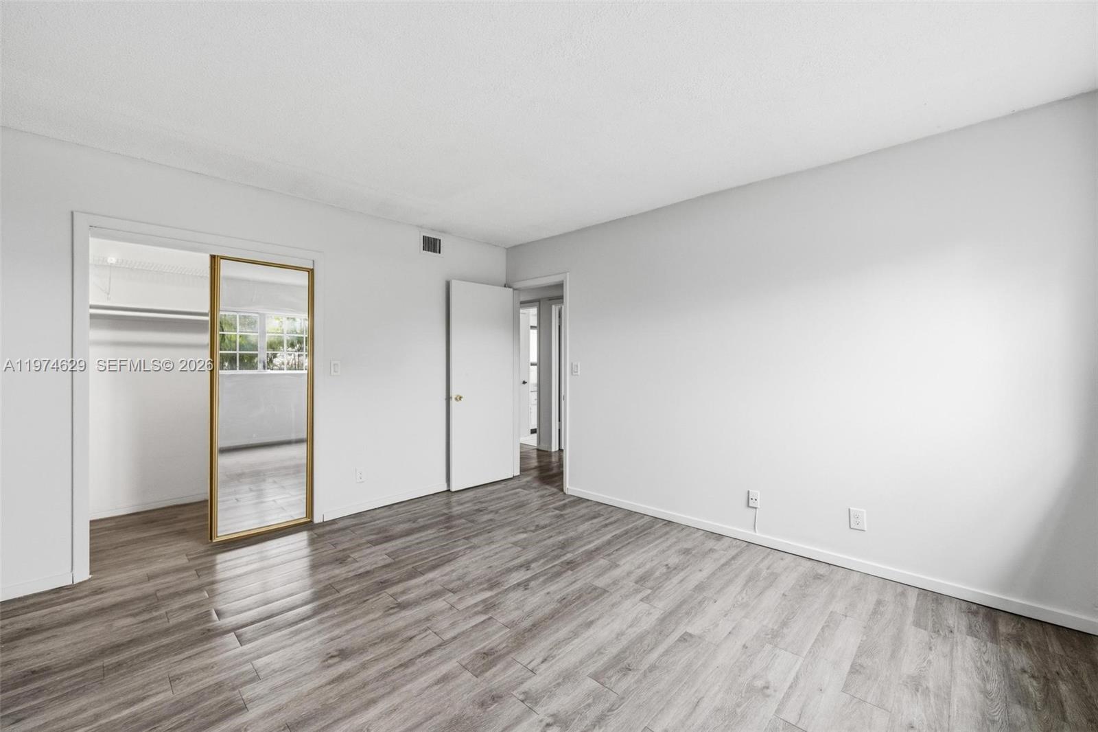 CROISSANT PARK DIXIE CUT- - Residential Lease