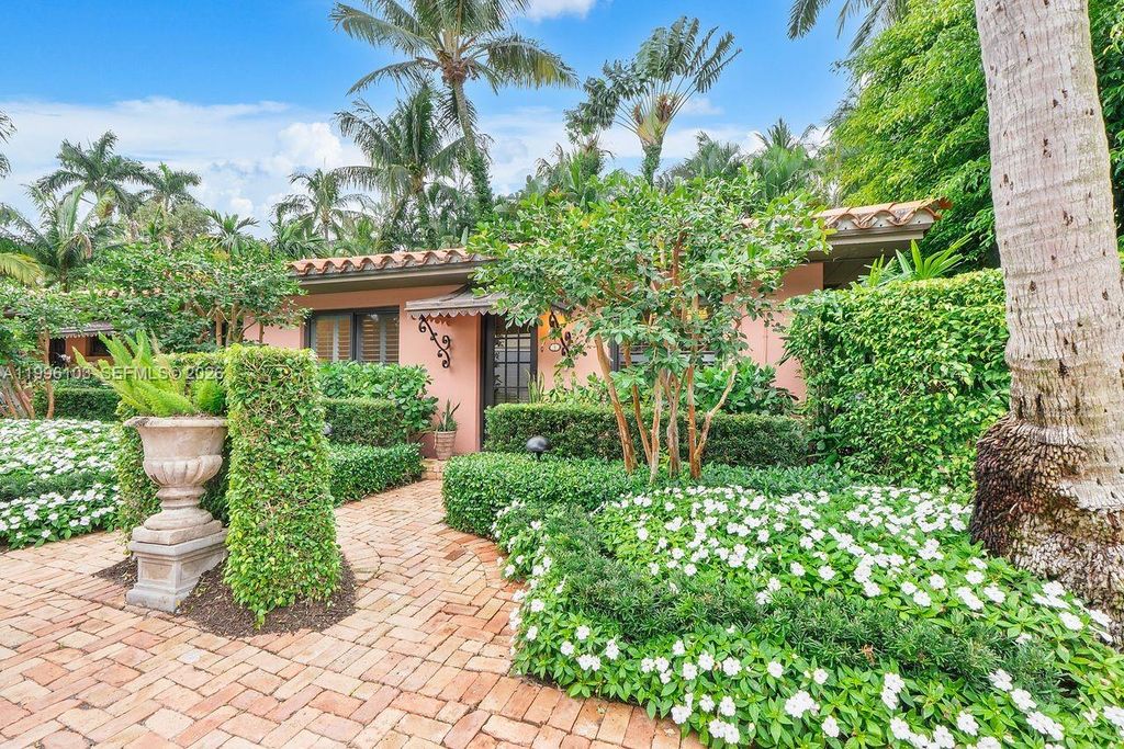 Photo of 226 Chilean Ave #1&amp;2, Palm Beach, FL 33480 (MLS # A11996103)