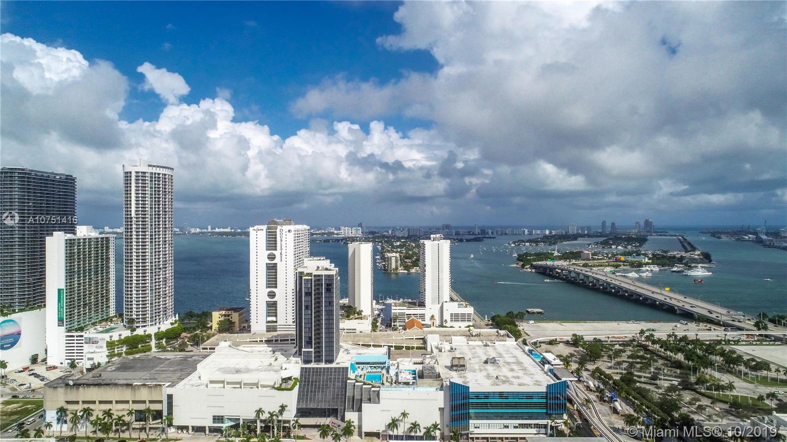 LOCATION!! LUXURIOUS ONE BEDROOM+DEN APARTMENT-MIAMI'S ARTS AND ENTERTAINMENT DISTRICT. BREATHTAKING VIEWS OVERLOOKING THE BAY, 30,000 SQUARE FEET OF AMENITIES INCLUDING SUNRISE POOL, SUNSET POOL, JACUZZI, ECO-FRIENDLY GARDENS, SUN DECK, 3,000sqft STATE OF THE ART GYM, SPA, SAUNA & TREATMENT ROOM, INDOOR/ YOGA GARDEN, RACQUETBALL COURT, THEATER, SOCIAL ROOM, CHILDREN'S PLAYROOM & LAB,INDOOR/OUTDOOR POOL BAR & CAFE 24/7, SECURITY, CONCIERGE MANAGEMENT ON SITE, SELF PARKING ,
EASY TO SHOW. IMMEDIATE OCCUPANCY.