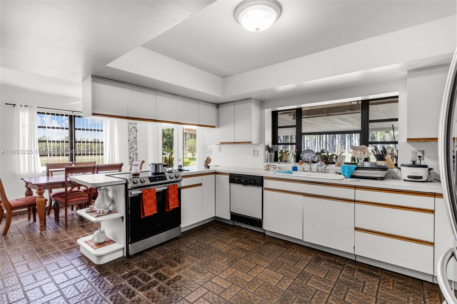 Redland HOME - Residential Lease