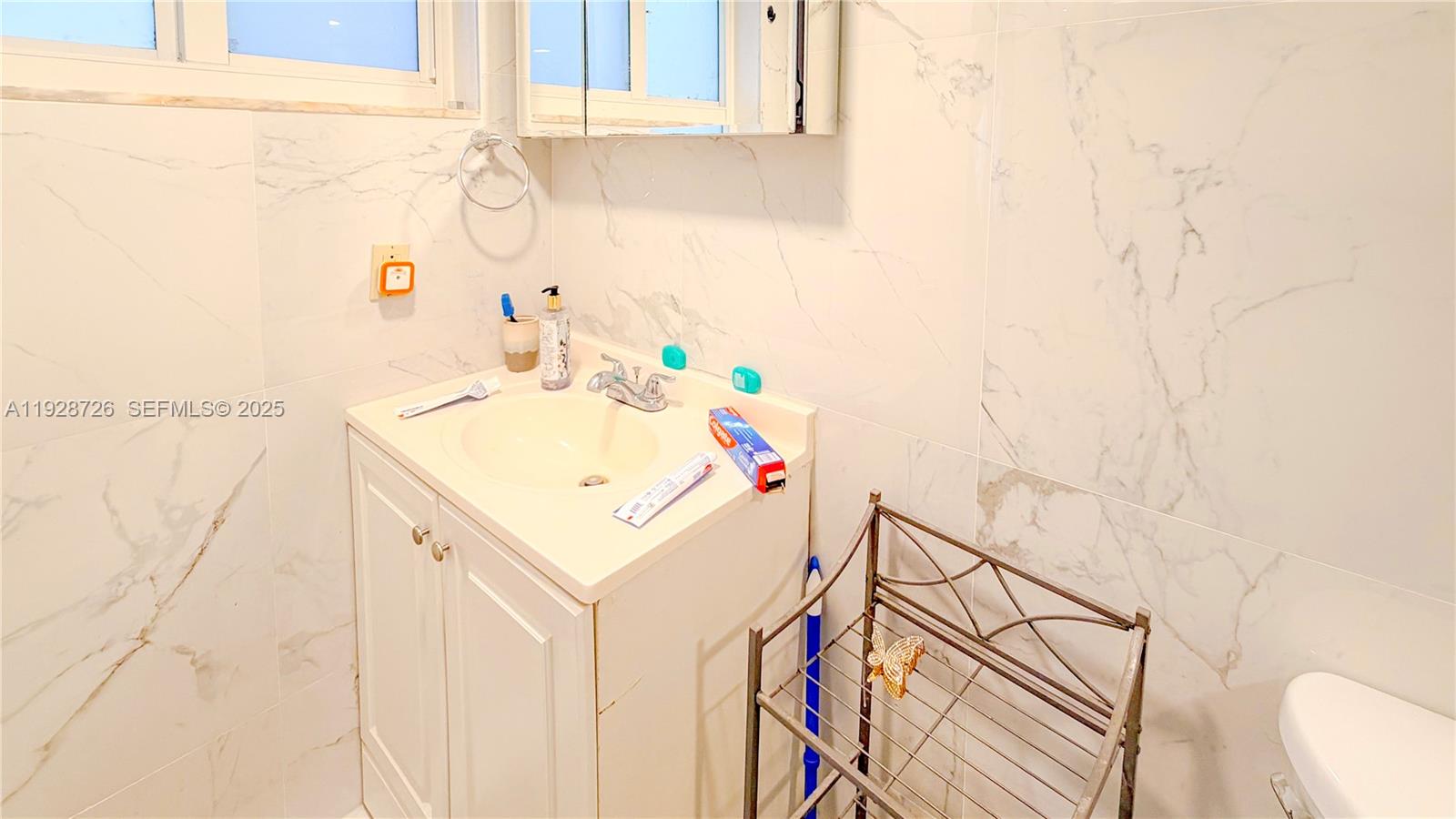 ROLLING GREEN CONDO H - Residential