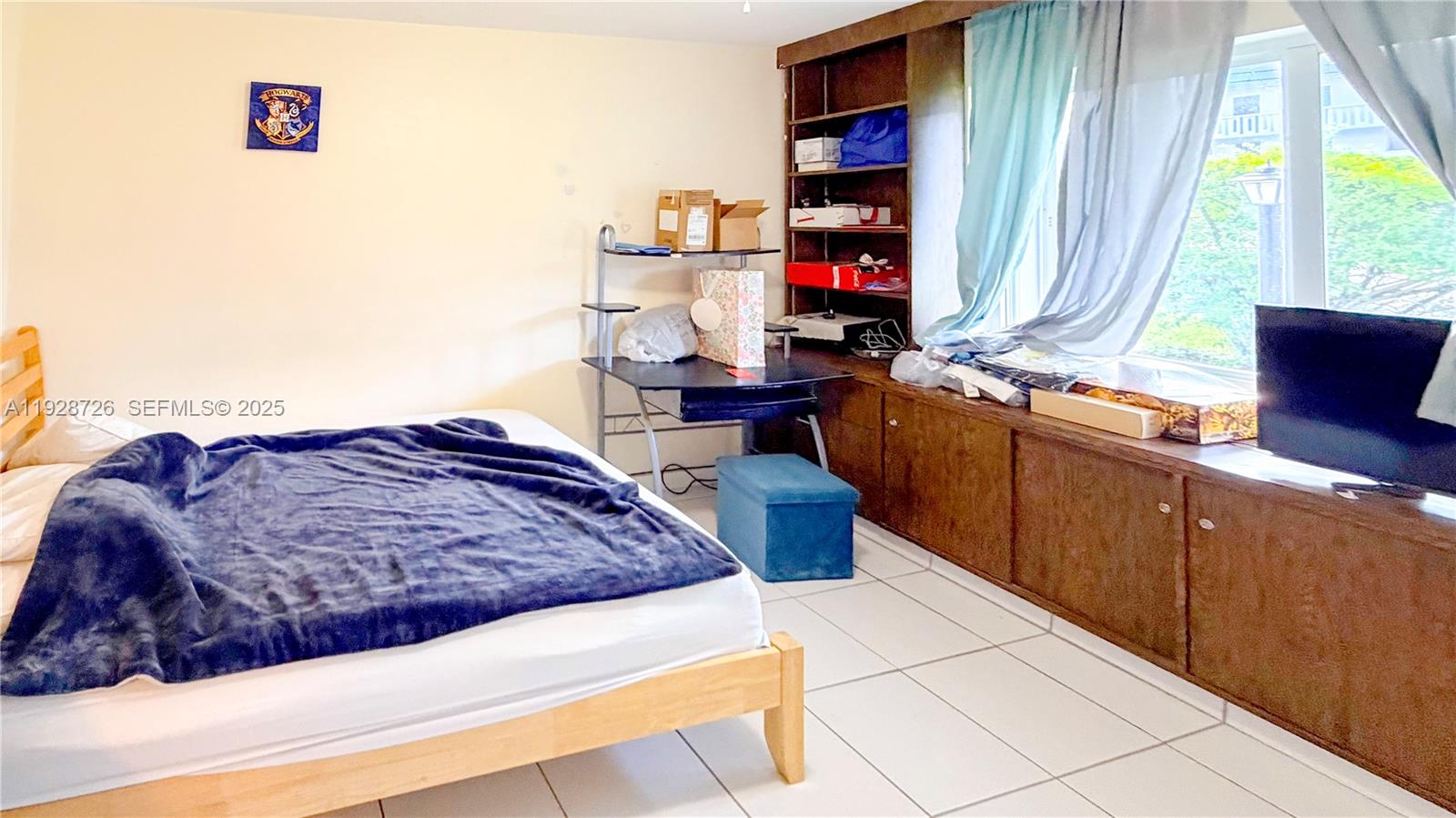 ROLLING GREEN CONDO H - Residential