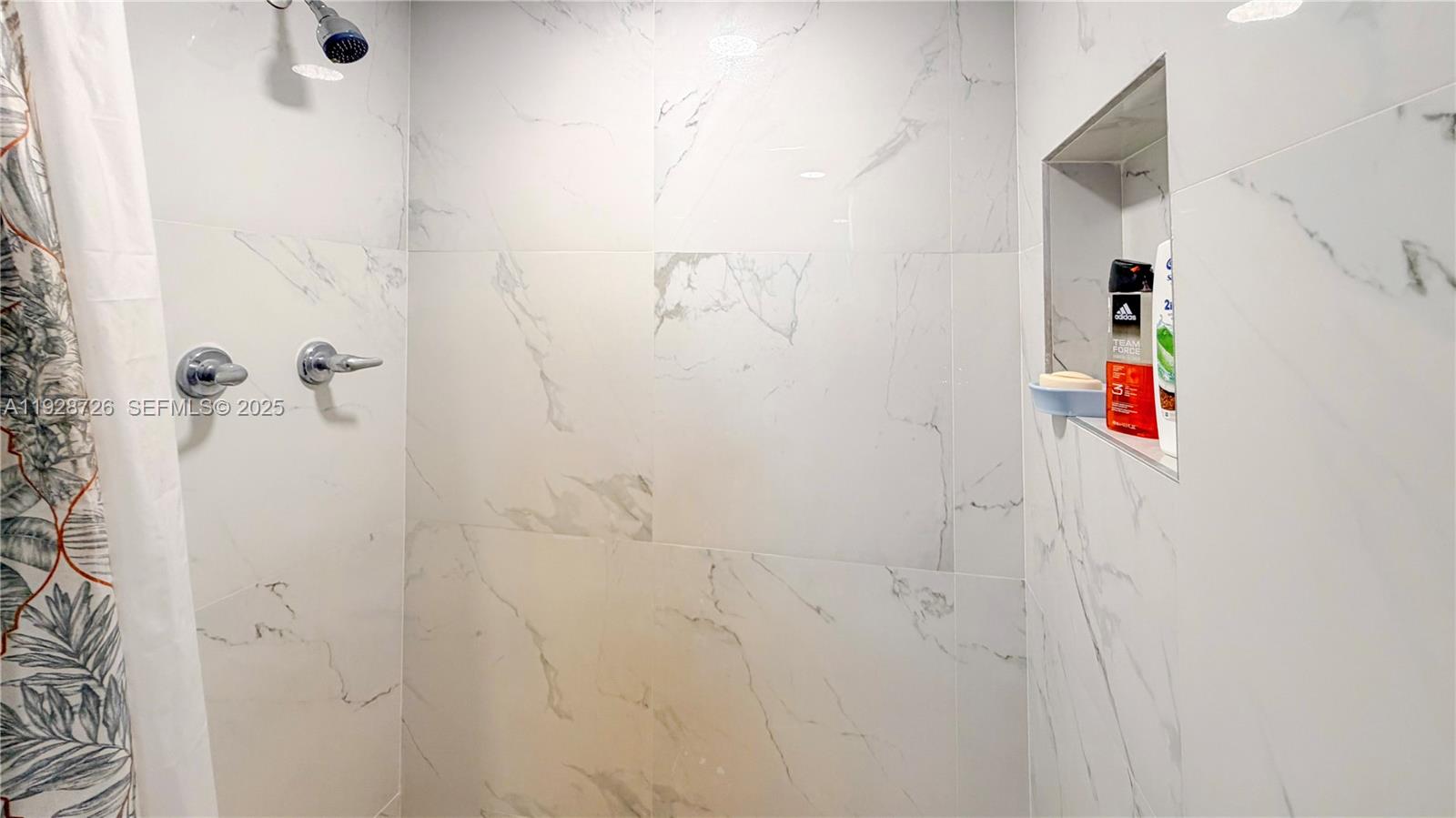 ROLLING GREEN CONDO H - Residential