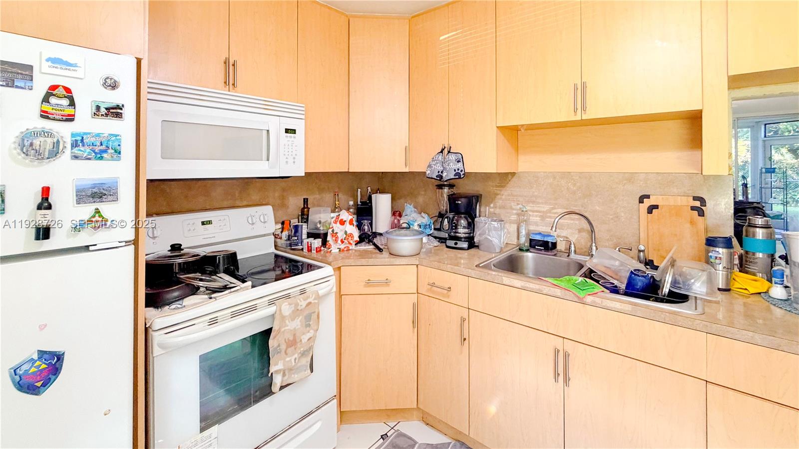 ROLLING GREEN CONDO H - Residential