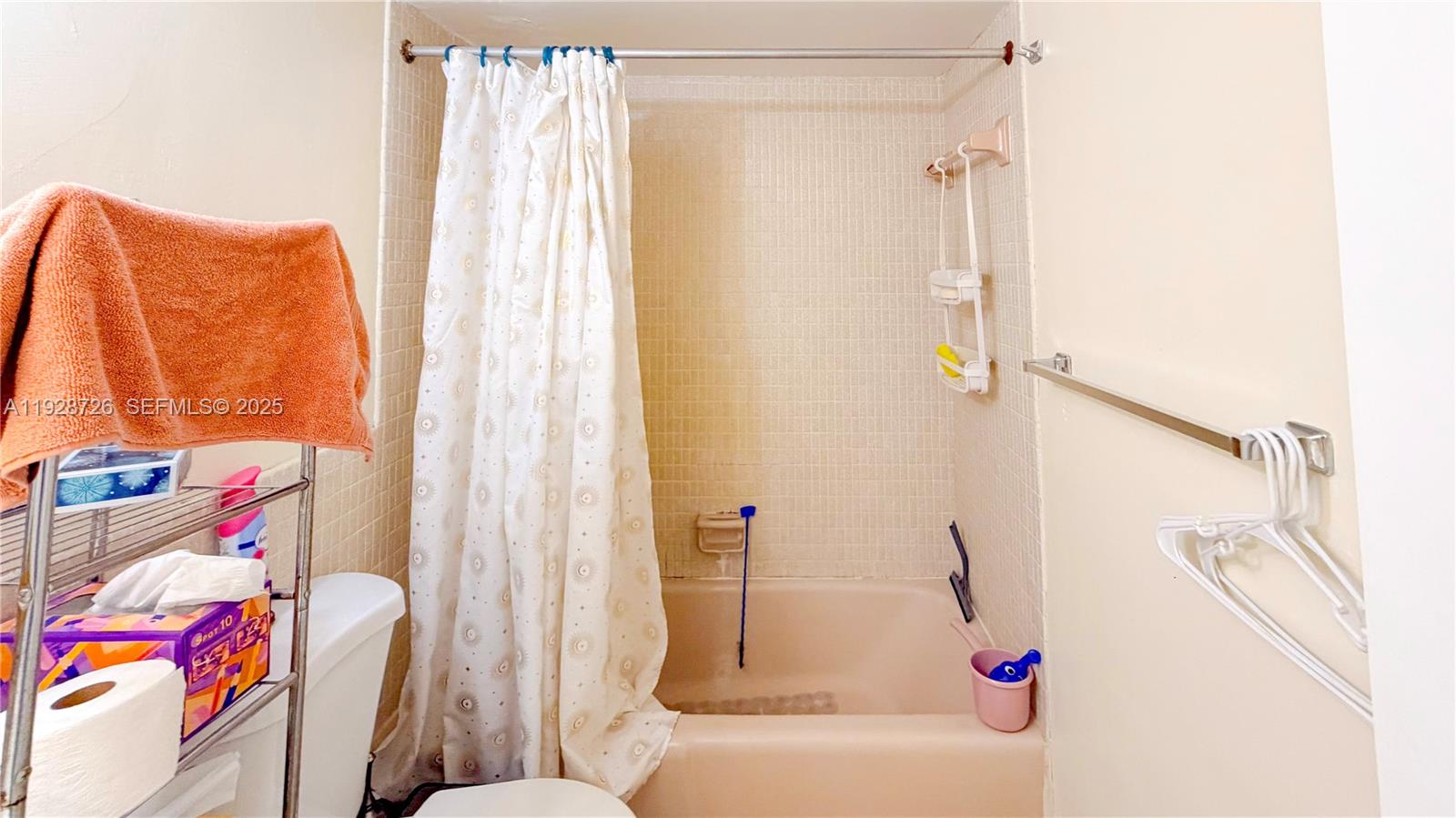 ROLLING GREEN CONDO H - Residential