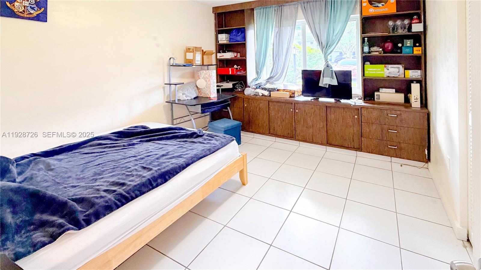 ROLLING GREEN CONDO H - Residential