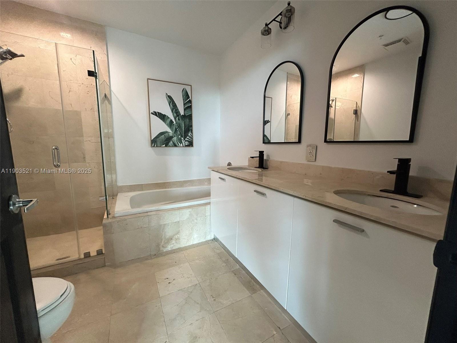 HOLLYWOOD LITTLE RANCHES - Residential