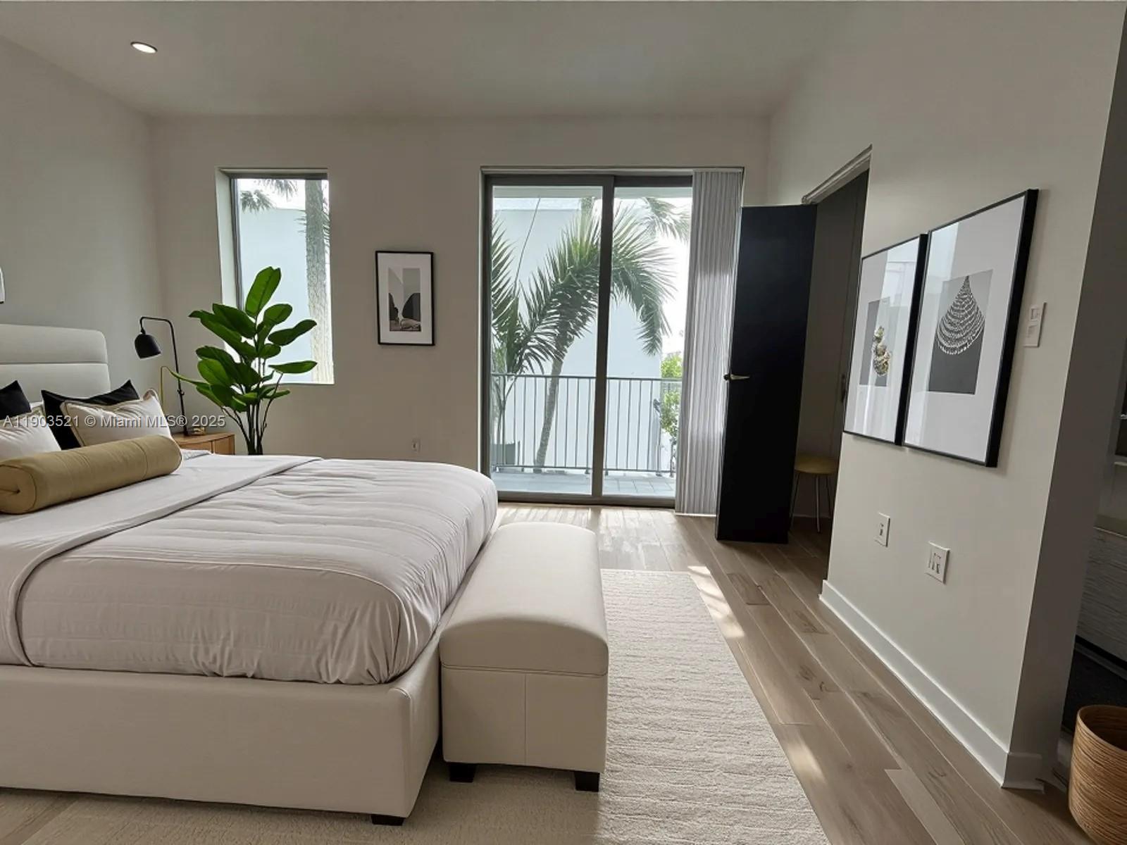 HOLLYWOOD LITTLE RANCHES - Residential