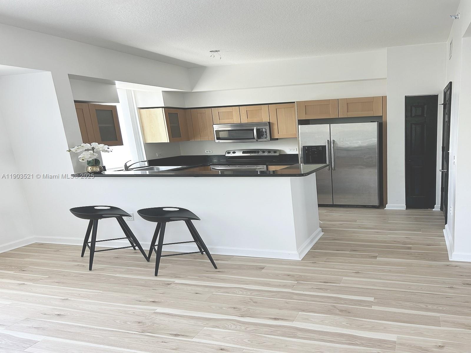 HOLLYWOOD LITTLE RANCHES - Residential